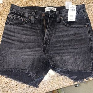Abercrombie & Fitch black denim mid rise boyfriend shorts NWT
